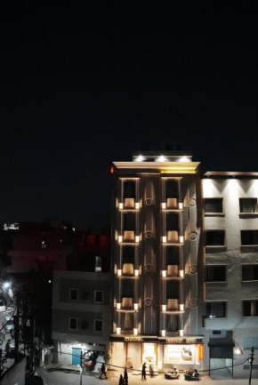 Hotel Moon Inn JUST 2 MIN WALK FROM GOLDEN TEMPLE & JALLIANWALA BAGH